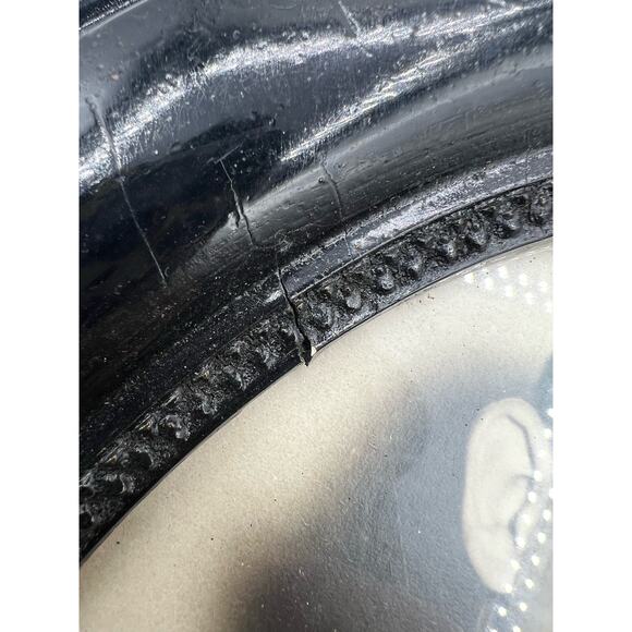 2 Vintage Wooden Carved Picture Frames With Glass Black Beautiful Detail - Picture 10 of 10